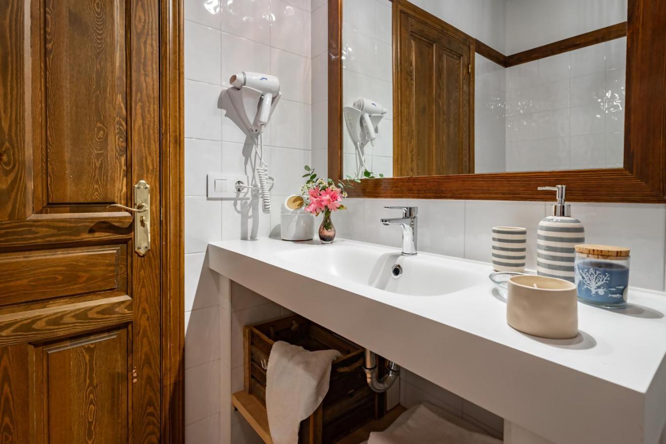 Entrenueces Appto2 Camango Apartment Екстериор снимка