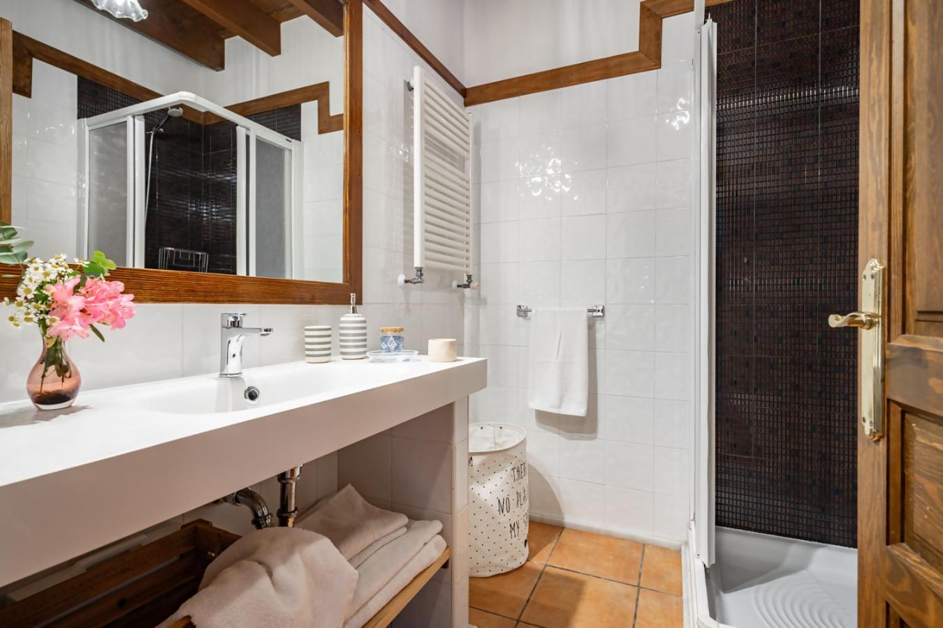 Entrenueces Appto2 Camango Apartment Екстериор снимка